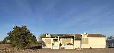 43284 La Posa Rd, Bouse, AZ 85325