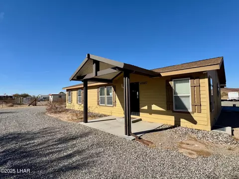 42987 Umatilla Dr, Bouse, AZ 85325