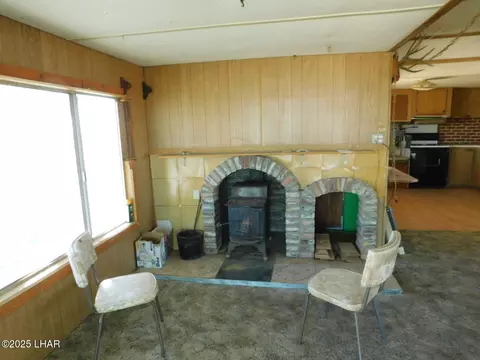 Living - 47752 Quail Walk Ln, Bouse, AZ 85325 photo 3 of 3