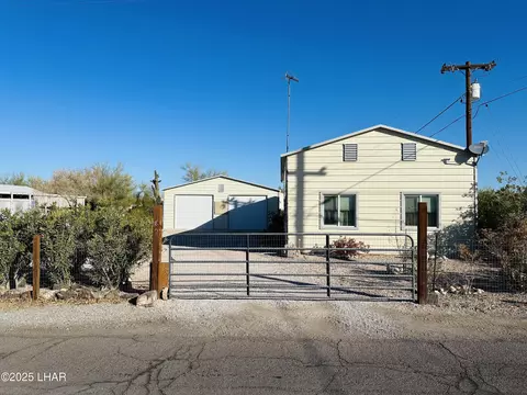 180 Sunrise St, Quartzsite, AZ 85346