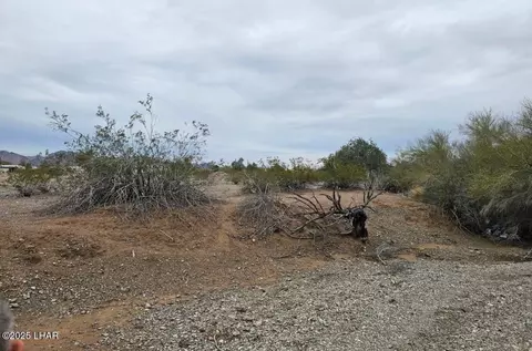 315 E Sunsent Pl, Quartzsite, AZ 85346 photo 3