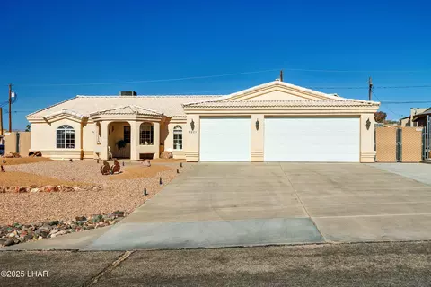 3225 Silverspoon Dr, Lake Havasu City, AZ 86406