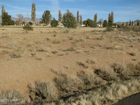 7913 E Saddleback Dr, Kingman, AZ 86401 photo 4