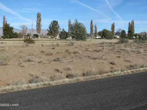 7913 E Saddleback Dr, Kingman, AZ 86401
