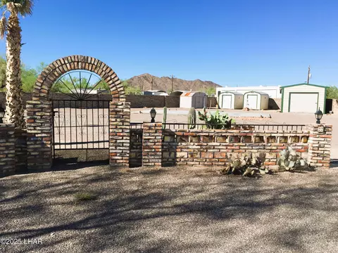 200 N Moon Mountain Ave #22, Quartzsite, AZ 85346
