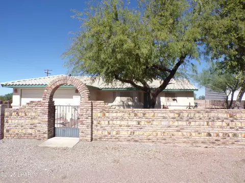 44235 Olive St, Bouse, AZ 85325 photo 2