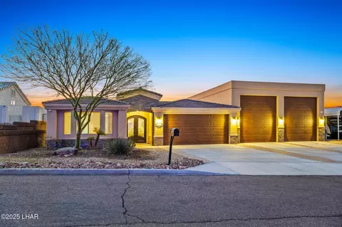3074 Arabian Dr, Lake Havasu City, AZ 86404