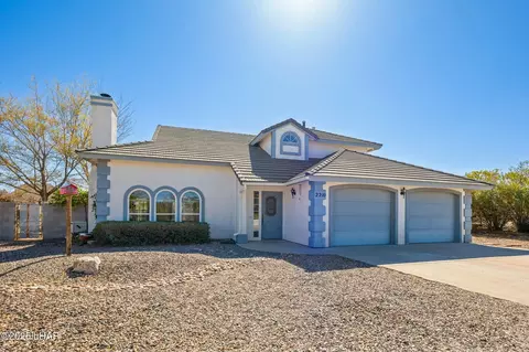 2210 Seneca St, Kingman, AZ 86401