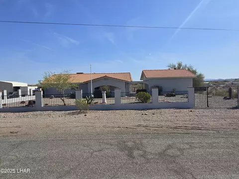 42565 La Posa Rd, Bouse, AZ 85325