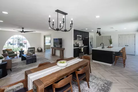 1180 Shoshone Pl, Lake Havasu City, AZ 86406