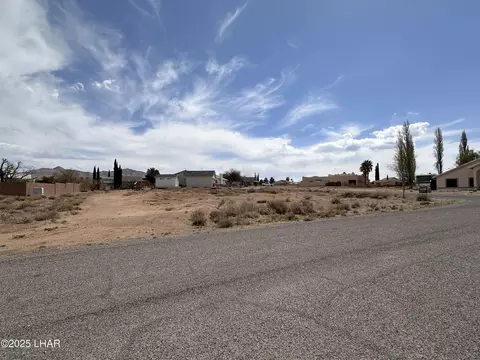 9650 N Settlers Dr, Kingman, AZ 86401