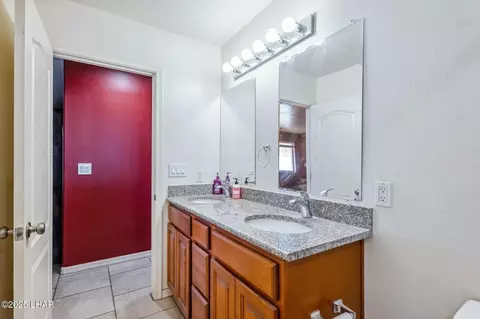 Bath - 3030 E Gordon Dr, Kingman, AZ 86409 photo 7 of 7