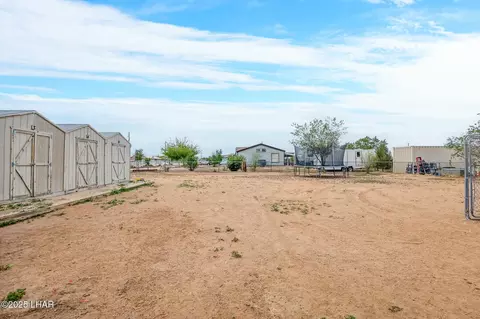 Exterior - 3030 E Gordon Dr, Kingman, AZ 86409 photo 10 of 14