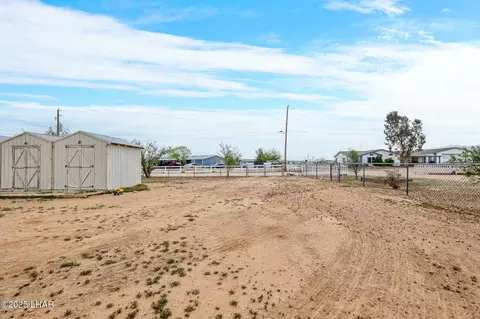 Exterior - 3030 E Gordon Dr, Kingman, AZ 86409 photo 11 of 14