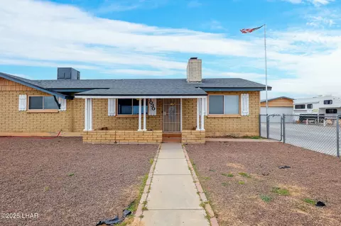 Exterior - 3030 E Gordon Dr, Kingman, AZ 86409 photo 5 of 14