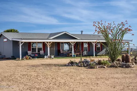 7190 E Red Barrel Rd, Yucca, AZ 86438
