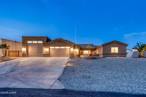 1140 Macaw Dr, Lake Havasu City, AZ 86404