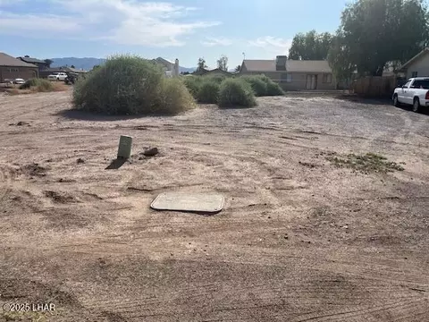 9847 Kingman Dr, Mohave Valley, AZ 86440