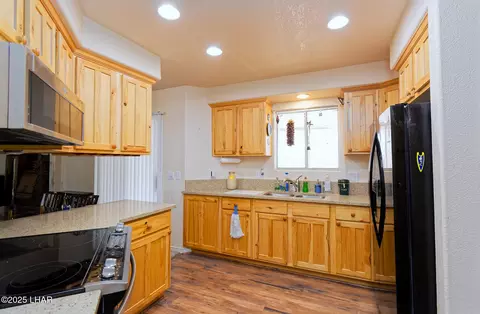 Kitchen - 49689 Ruby Ave, Quartzsite, AZ 85346 photo 2 of 4