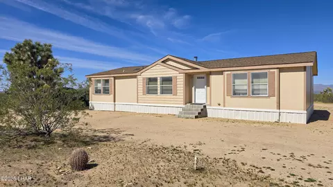 5558 E Red Barrel Dr, Yucca, AZ 86438