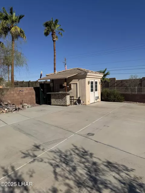 1905 Victoria Farms #1, Lake Havasu City, AZ 86404