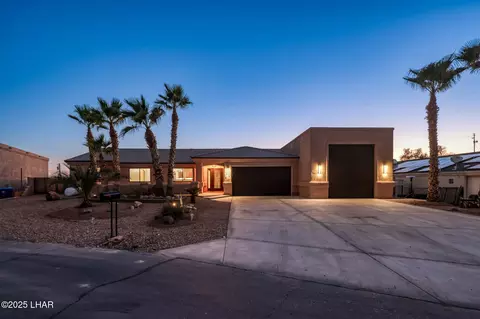 879 Window Rock Plz, Lake Havasu City, AZ 86406