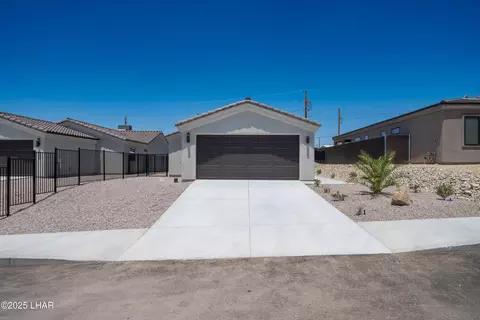 3025 Palisades Dr #B, Lake Havasu City, AZ 86404
