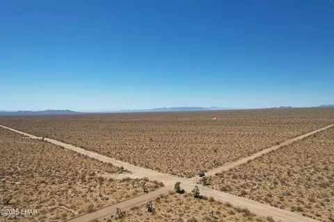 0 S Kit Carson Rd, Yucca, AZ 86438