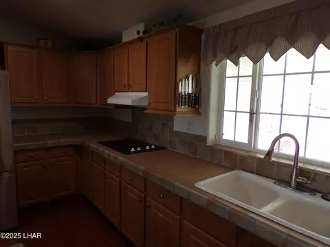 Kitchen - 44112 Ocotillo St, Bouse, AZ 85325 photo 3 of 9
