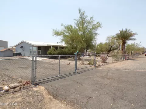 Exterior - 44112 Ocotillo St, Bouse, AZ 85325 photo 3 of 22