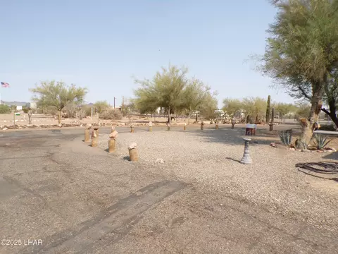 Exterior - 44112 Ocotillo St, Bouse, AZ 85325 photo 18 of 22