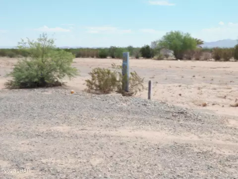 49167 Tail Ln, Bouse, AZ 85325 photo 3