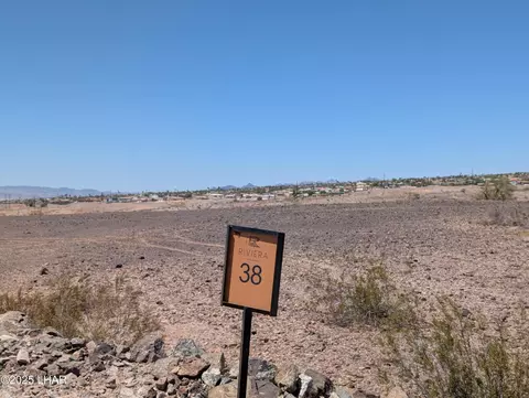 2423 Sunset Rdg Ct W, Lake Havasu City, AZ 86406