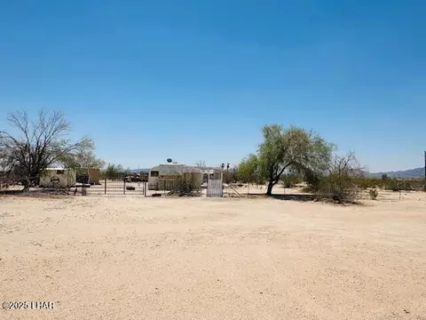 34065 71st St, Bouse, AZ 85325 photo 2