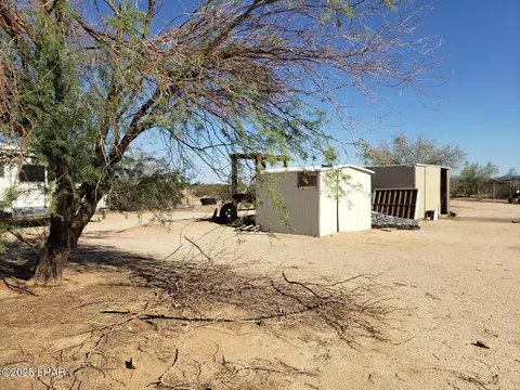 34065 71st St, Bouse, AZ 85325 photo 5