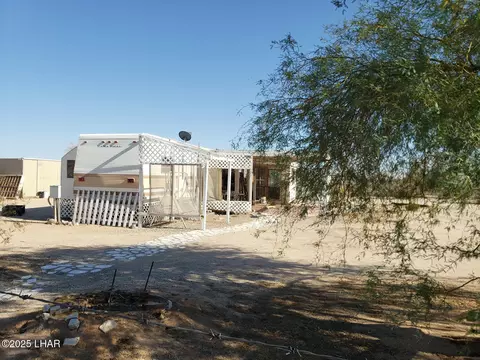 34065 71st St, Bouse, AZ 85325 photo 3