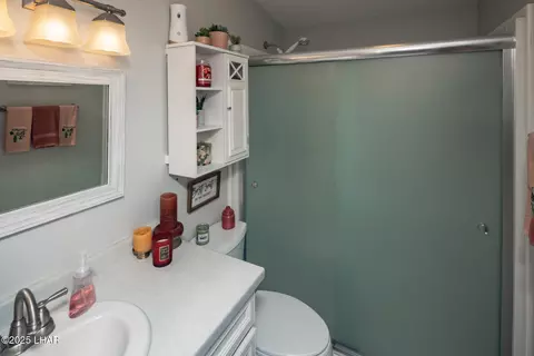 Bath - 452 E Riverfront Dr, Parker, AZ 85344 photo 3 of 3