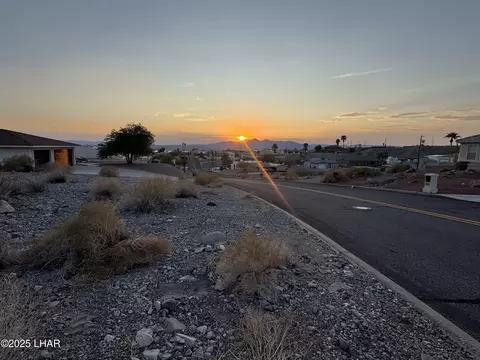 2840 Briarcrest Dr, Lake Havasu City, AZ 86404