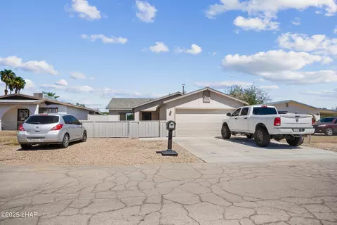 239 Tanglewood Ln, Bullhead City, AZ 86442