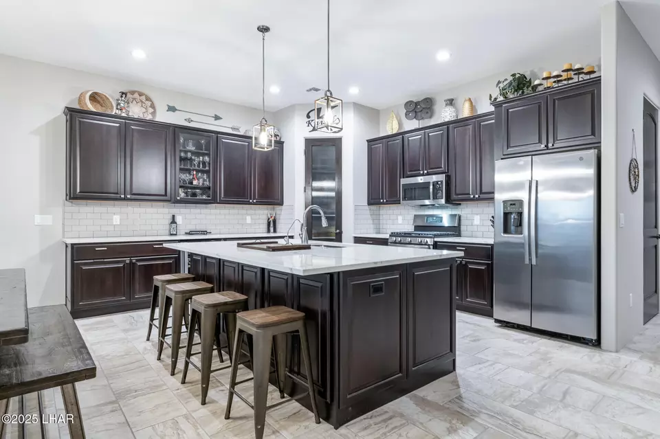 Kitchen - 1640 E Raintree Ave, Lake Havasu City, AZ 86404 photo 5 of 7