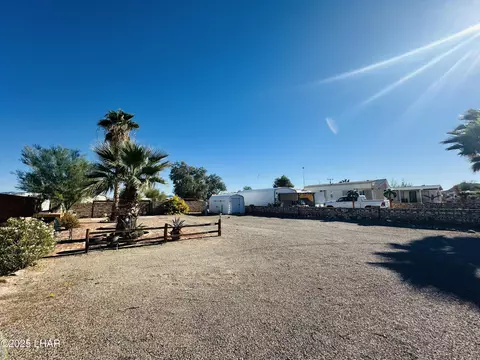 200 N Moon Mountain Ave 32, Quartzsite, AZ 85346