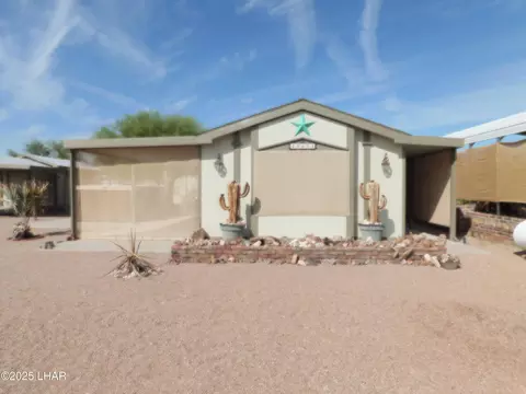 49694 Rainbow Dr, Quartzsite, AZ 85346