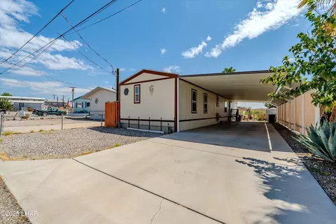 471 Bluewater Dr, Parker, AZ 85344
