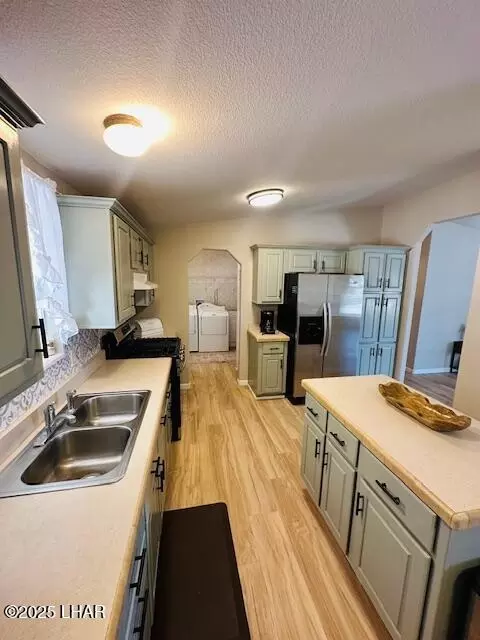 Kitchen - 44113 E Perry Dr, Salome, AZ 85348 photo 3 of 4