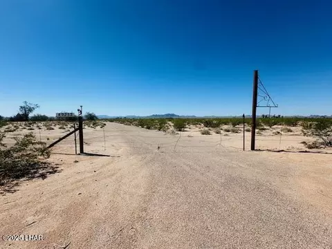 49352 Az-72, Bouse, AZ 85325
