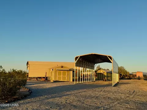 25387 Horseshoe Ln, Bouse, AZ 85325
