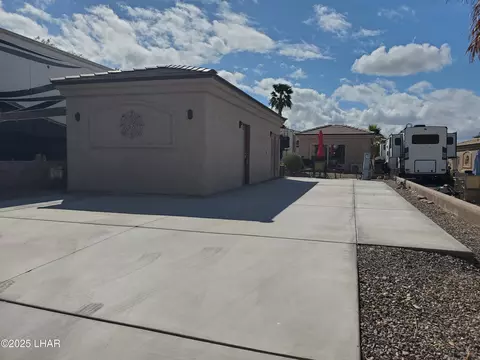 1905 Victoria Farms Apt 386 Rd, Lake Havasu City, AZ 86404