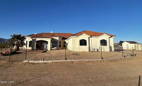 21038 S Cheyenne Rd, Yucca, AZ 86438
