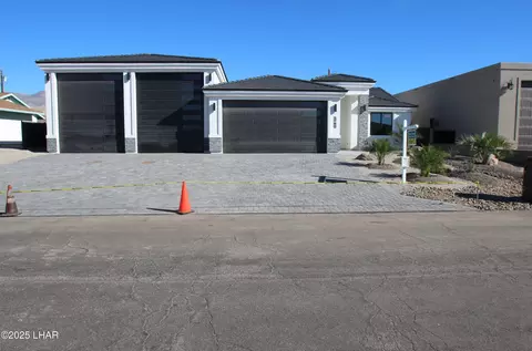 3780 Hiawatha Dr, Lake Havasu City, AZ 86404