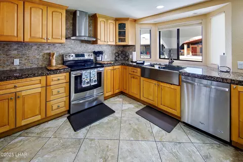 Kitchen - 8850 Apache Loop, Parker, AZ 85344 photo 2 of 2